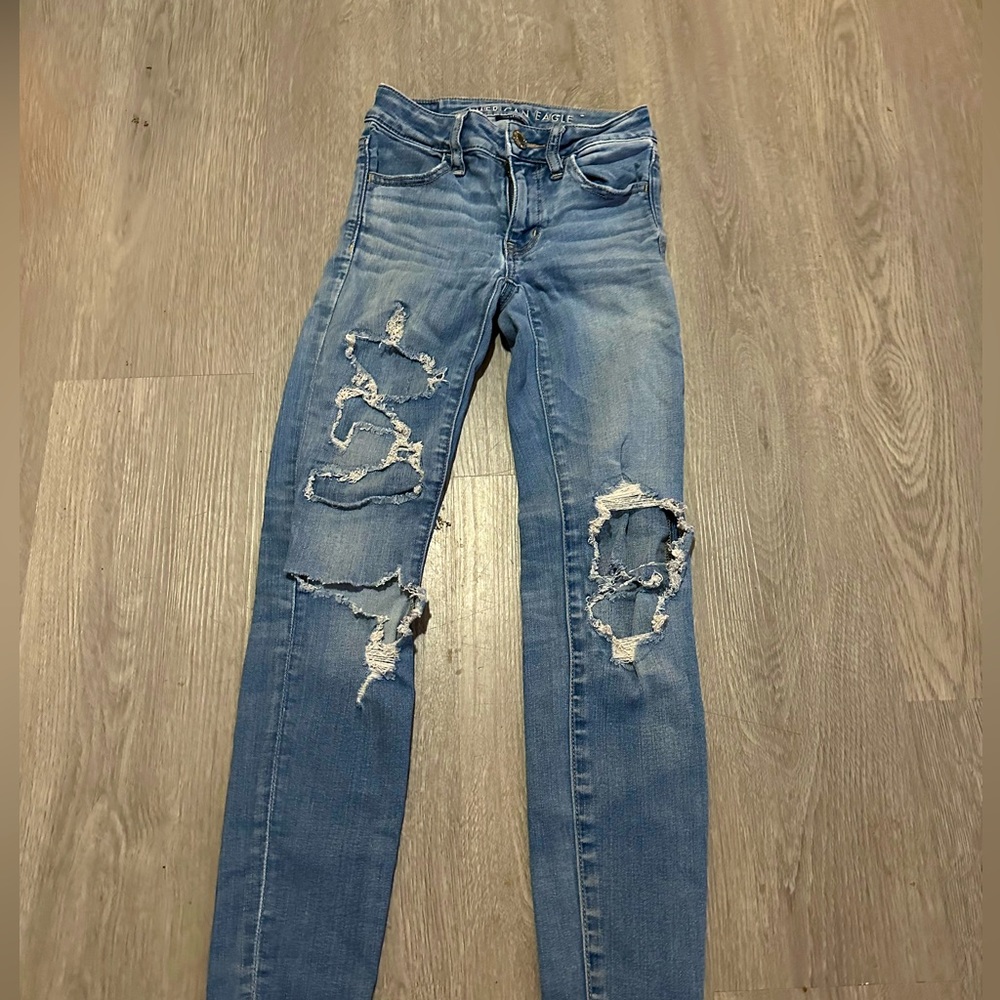 American eagle ripped skinny jeans